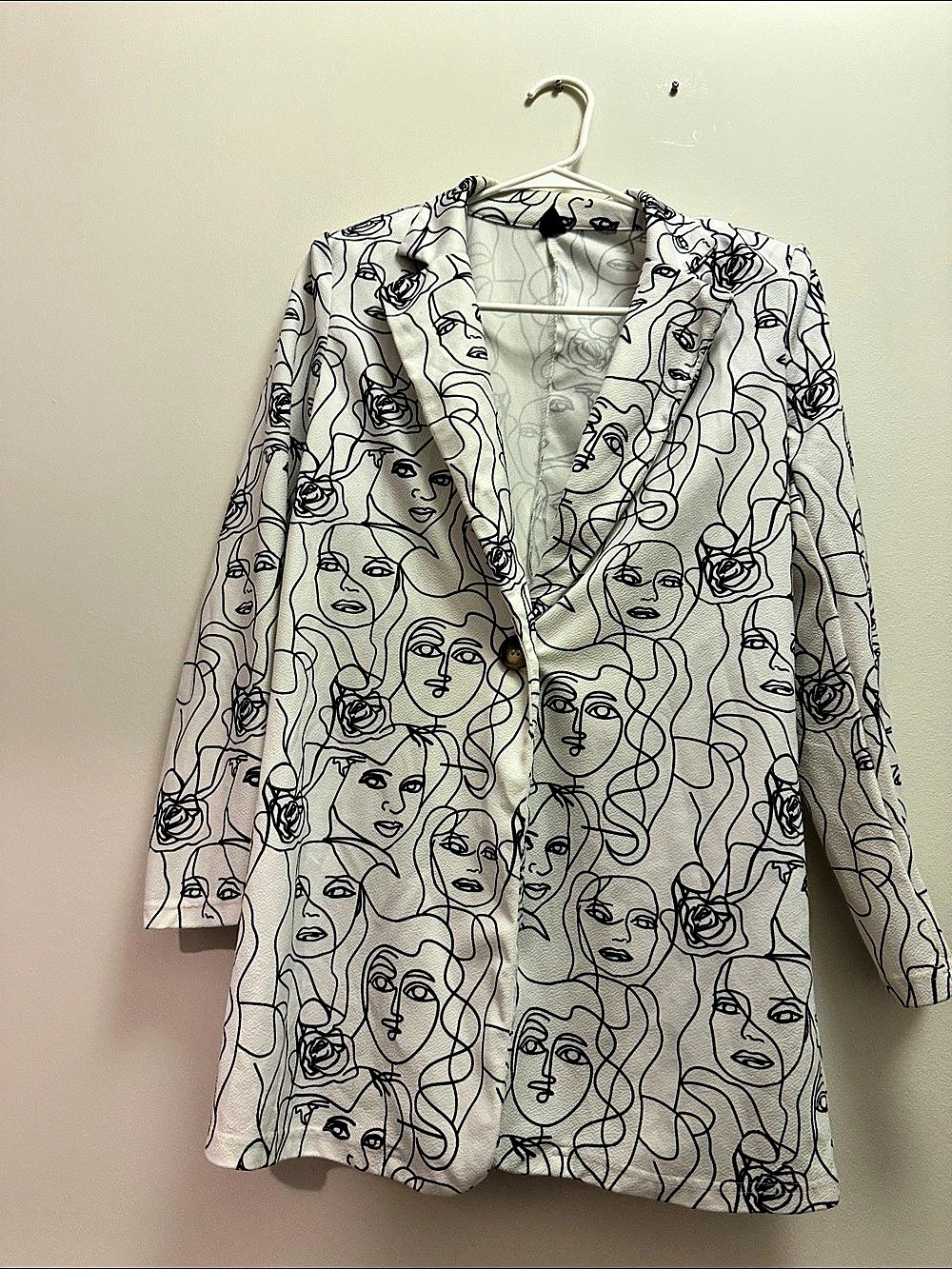 SHEIN Abstract Face Print Notched Lapel Blazer White & Black Small